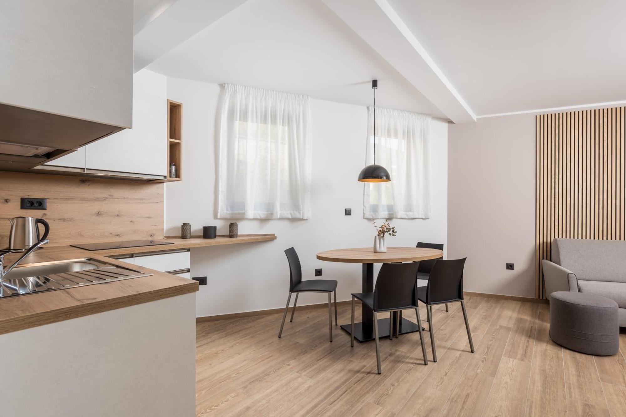 Belinda Apartments With Balcony Opatija Exterior photo
